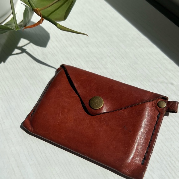 Sustainable Handmade Leather Keychain Wallet - Picture 2 of 4